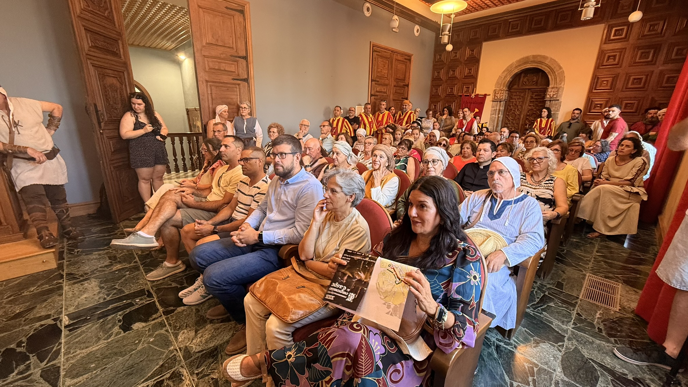 Salón de Plenos durante el acto de entrega